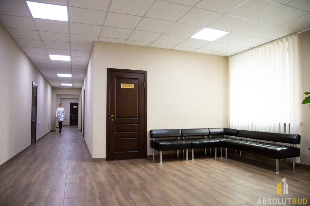 просторі зали